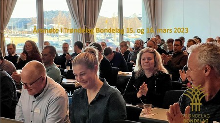 Forsidebilde årsmøte smilende folk i sal Trøndelag Bondelag