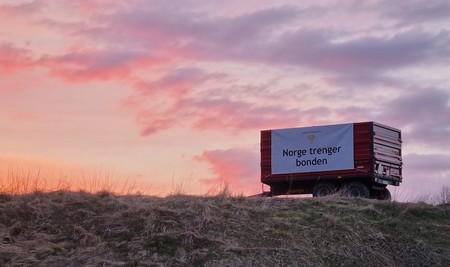 Henger med banner "Norge trenger bonden"