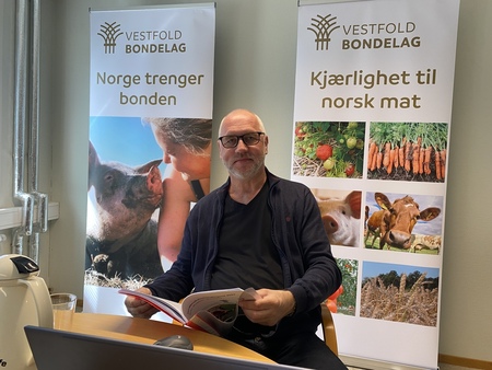 Fylkesleder Hans Jørgen Olsen Røren leser jordbrukets krav