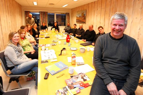 Vidar Meldal var hovedinnleder da 12 nye tillitsvalgte i lokallagene var invitert til kurs i Steinkjer før jul.