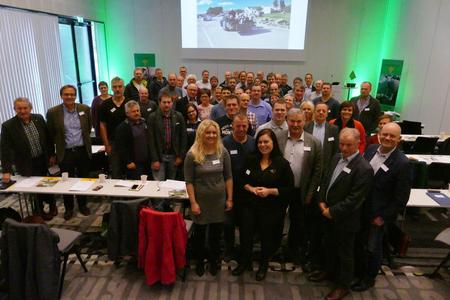 Alle lokallagsleiarar i bondelag i Rogaland er kvart år samla til leiarmøte, saman med gjester frå andre landbruksorganisasjonar og inviterte foredragshaldarar. I år var denne gjengen samla.