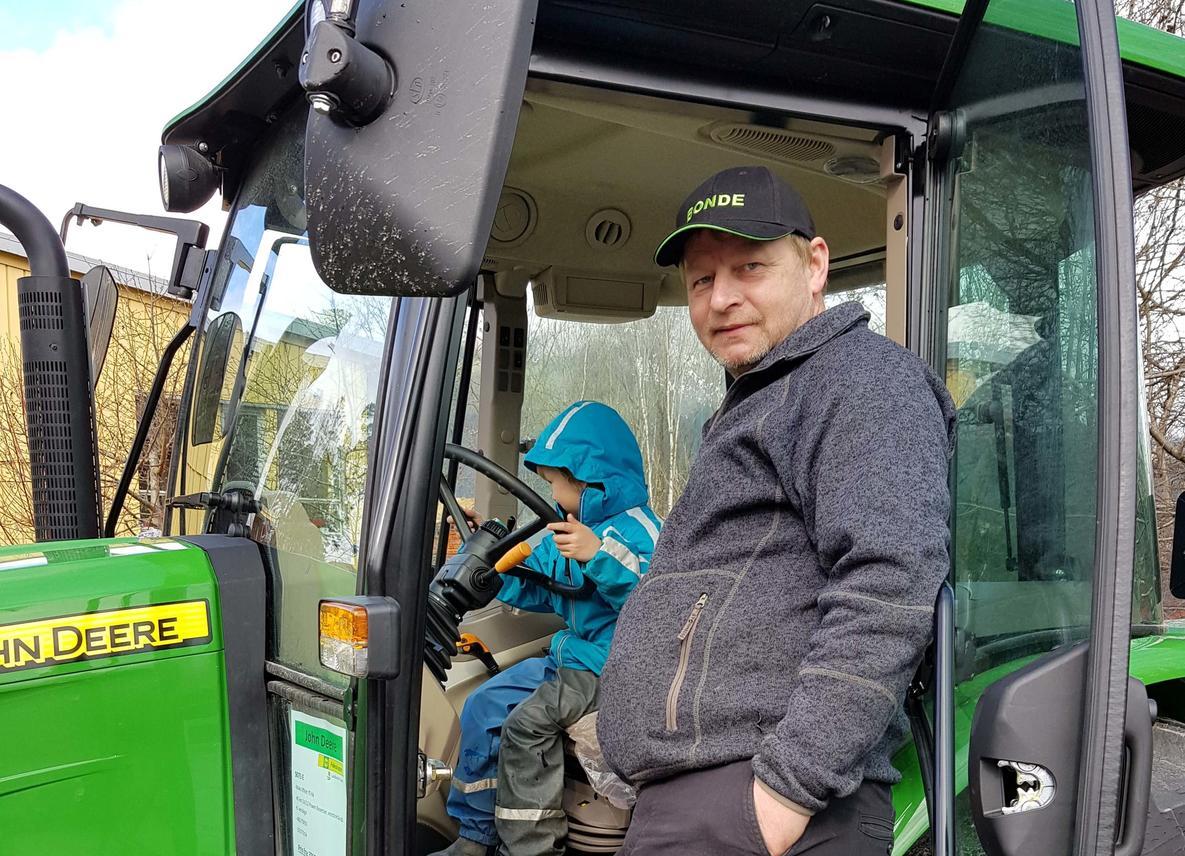 Lars Bø frå Voss Bondelag stilte med traktor