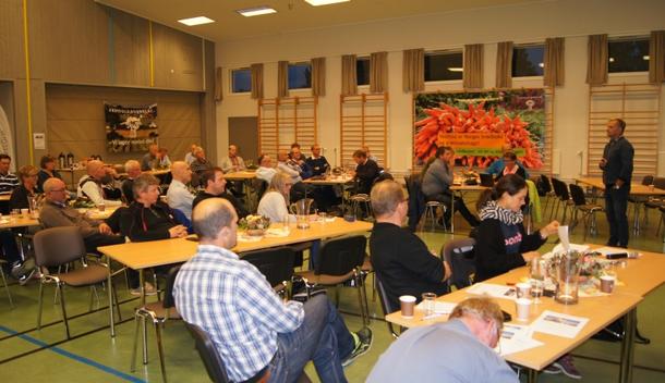Under møtet for grøntprodusenter på Gjennestad 17.sept var en av temaene bonden som menneske oppi årets ekstremtørke. Knut Olav Omholt fra NLR HMS innledet.